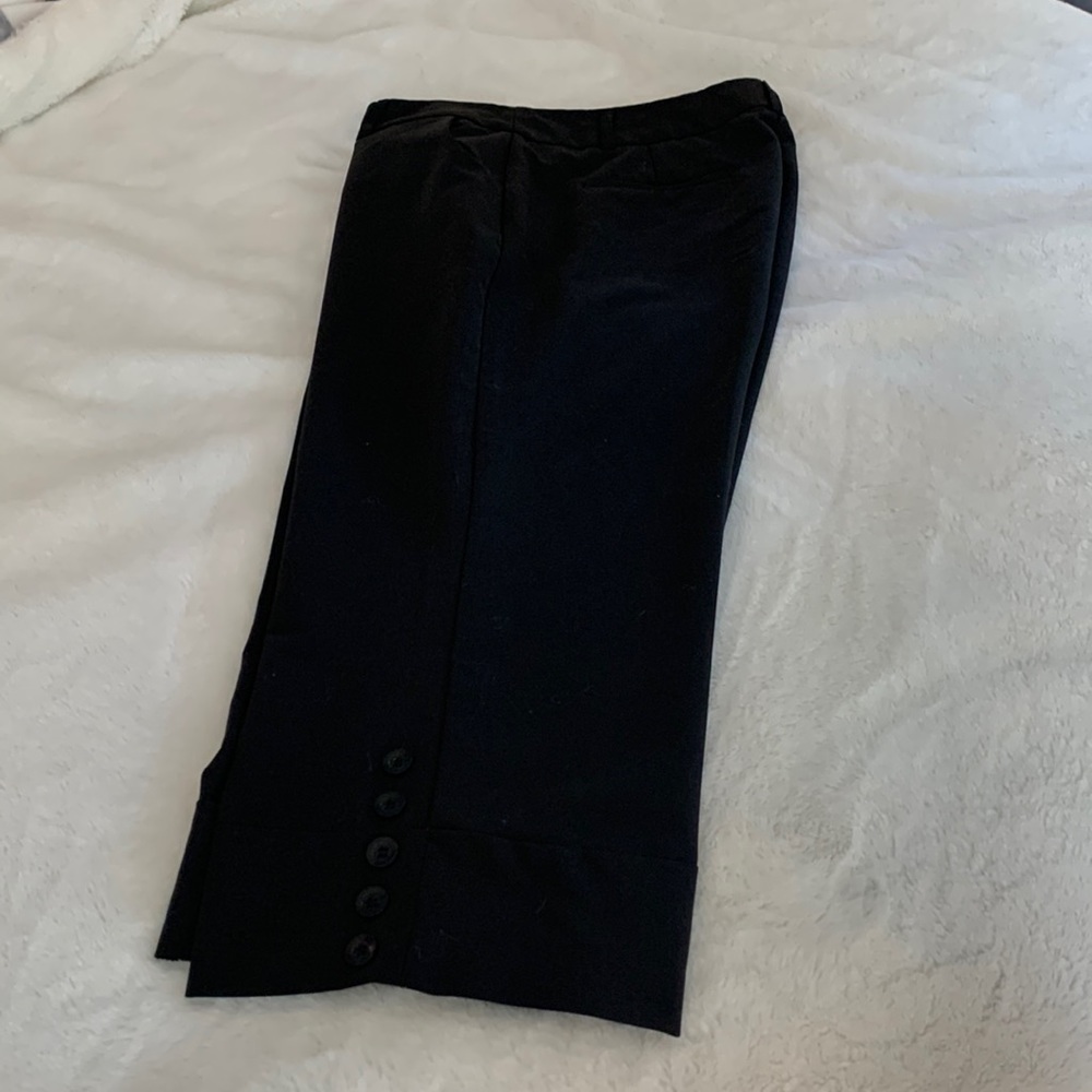 Dress Barn Black Capris with button accents on leg size 8